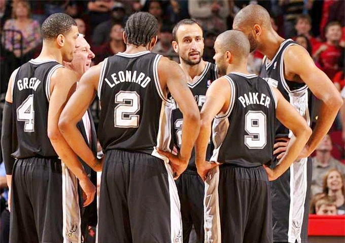 本赛季意甲首胜！紫百合狂胜继续排名垫底，能否就此反弹？（紫百合迎来赛季意甲首胜，大胜仍居榜尾，能否借势反弹？）