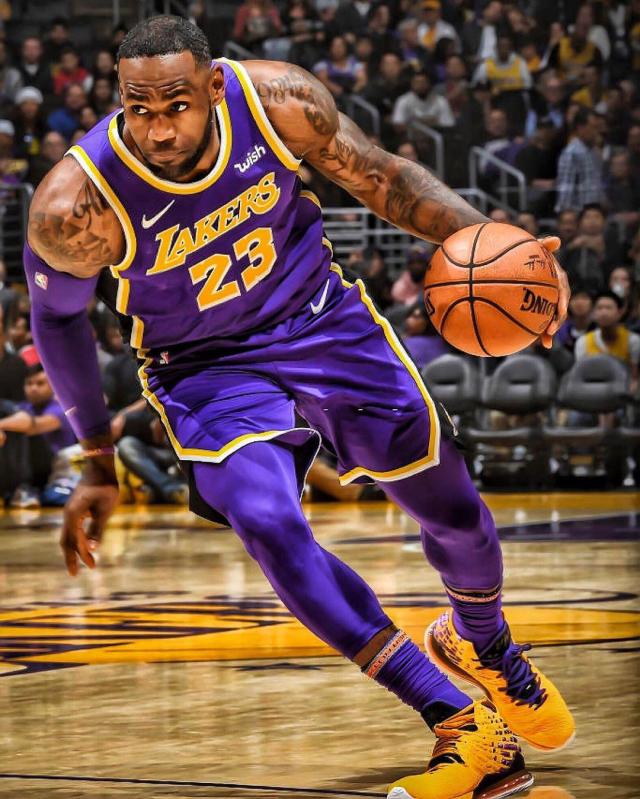 当地媒体：摩纳哥王子及其朋友欧冠赛后被加拉塔萨雷球迷袭击（当地媒体报道，欧冠赛后摩纳哥王子与友人遭加拉塔萨雷球迷袭击）