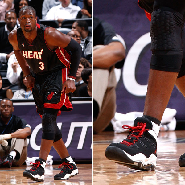 詹姆斯杜兰特圣诞大战交锋记录相近，胜负难料（詹杜圣诞对决战绩接近，胜负成谜）