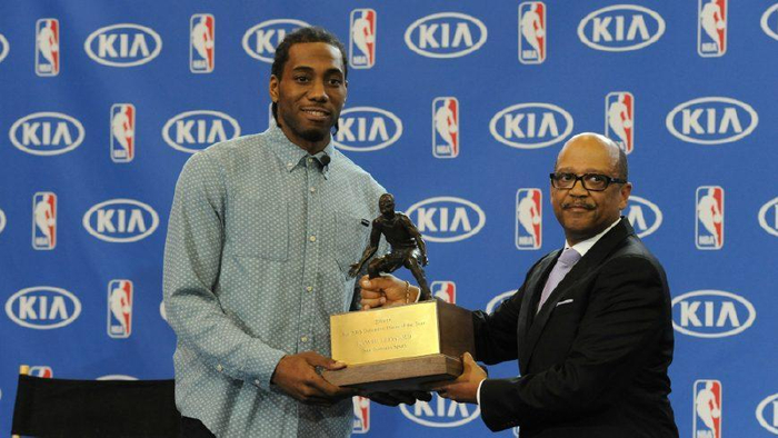 每体：巴萨不给客队球迷球票，毕巴高层把自己的球票让给球迷（每体：巴萨不向客队球迷提供球票，毕巴高层将自用票让予球迷）