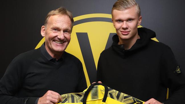 2025／26赛季英超：失去才会懂得珍惜？曼联铁人队长倒下（2025／26英超：曼联铁人队长伤退，失去方知珍贵）