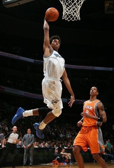 就在今天！26岁姆巴佩2球1助攻 创造69年历史神迹 帮皇马3-0复仇（今日见证！26岁姆巴佩梅开二度送助攻 刷新69年纪录 助皇马3-0雪耻）