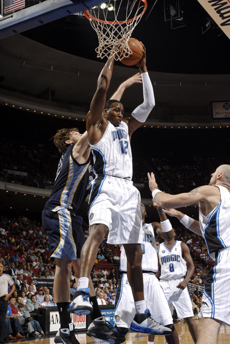 有些毛躁！蒋浩然出战不到3分钟累计3犯 被迫下场休息