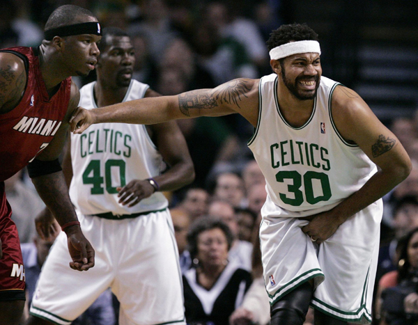 东体：申花踢广岛将沿用433阵型，斯卢茨基并非只会442菱形（东体：申花战广岛继续用4-3-3，斯卢茨基并不拘泥于4-4-2菱形）