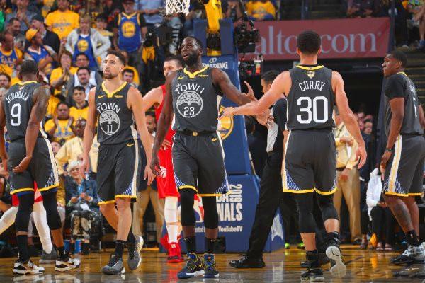 火箭115-113快船 球员评价：阿门满分，6人及格，2人低迷（火箭115-113险胜快船｜球员打分：阿门满分，6人合格，2人低迷）