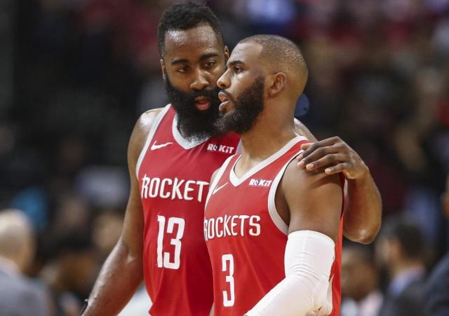 毫无存在感！迈尔斯·特纳仅4次出手 4中2得9分3板1助（存在感欠佳！迈尔斯·特纳4投2中拿9分3篮板1助攻）