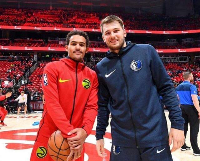 手感火烫！狄龙首节5投5中&两记三分 砍下12分2助攻（手感滚烫！狄龙首节5投全中命中2记三分，拿下12分2助攻）