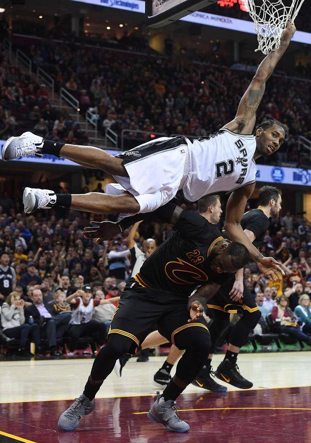 山西106-93广东 球员评价：4人满分，4人及格，1人低迷（山西106-93击败广东，球员打分：4人满分、4人及格、1人低迷）