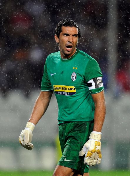 里程碑，英博后卫曹海清俱乐部赛事已出战200场（俱乐部200战达成！英博后卫曹海清迎来职业里程碑）