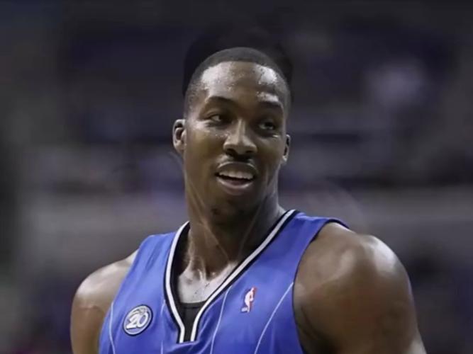 天空体育：伊萨克抵达纽卡训练基地，纽卡其他球员今日放假（天空体育：伊萨克现身纽卡训练中心，其他球员今日休假）