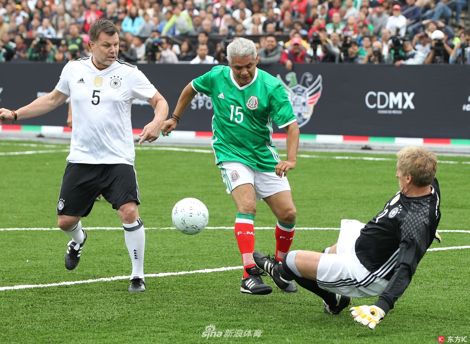 NBA官网更新MVP榜：约基奇、SGA、东契奇高居前三（NBA官网最新MVP排名出炉：约基奇、SGA、东契奇包揽前三）